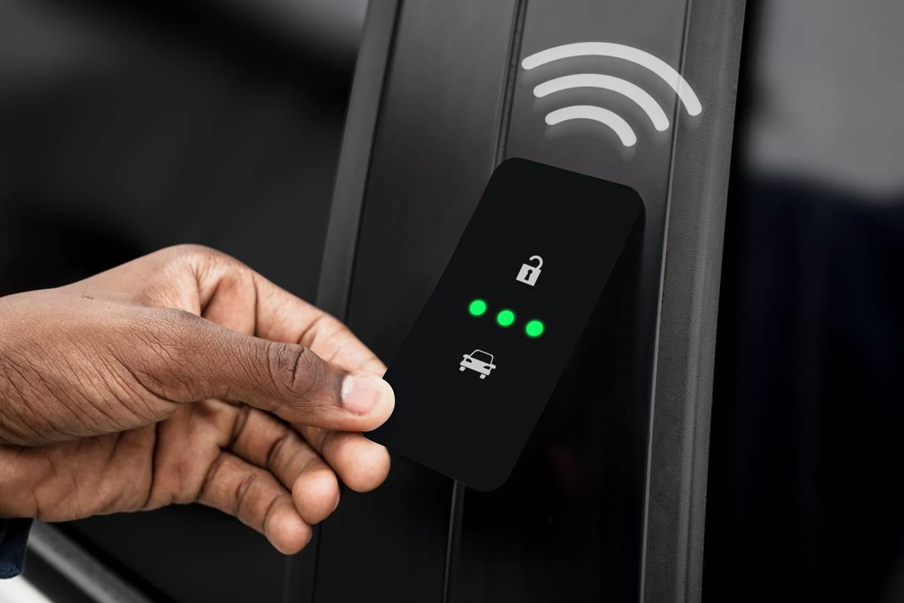 Contactless technology implementation for hotels that improves safety and guest satisfaction